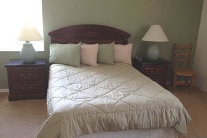 Room 4 of 9