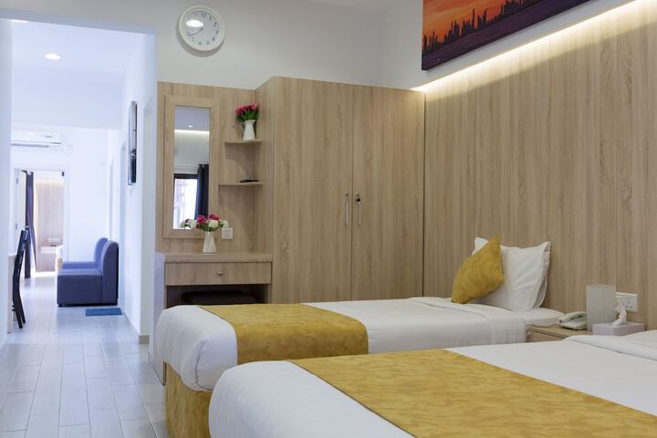 Room 3 of 43