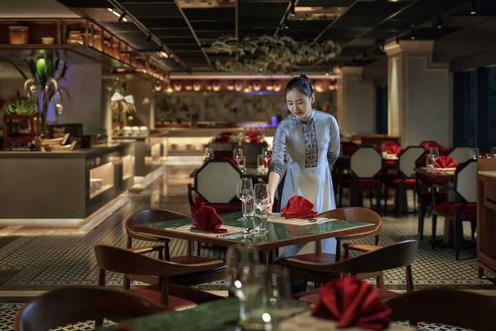 Dining 95 of 144