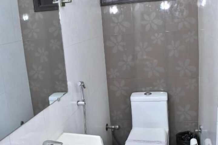Room 13 of 21