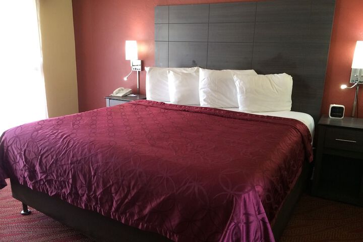 1 King Bed No A C (2 of 24)