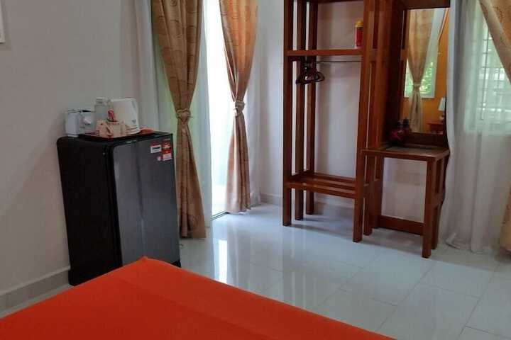 Room 6 of 24