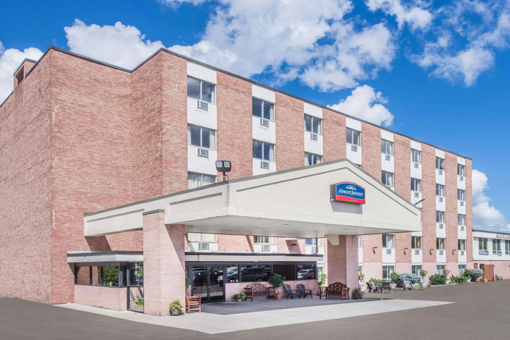 THE NIAGARA INN