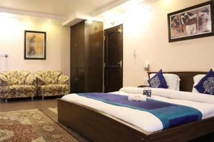 Room 10 of 22