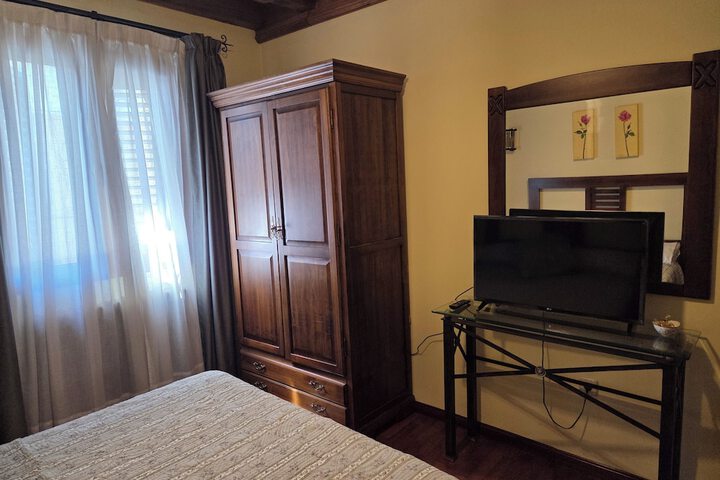 Room 2 of 15