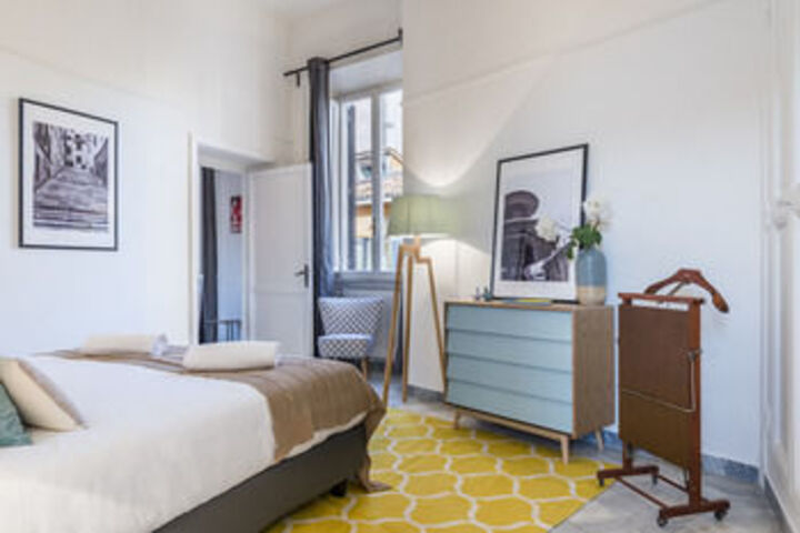 Room 28 of 122