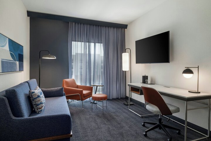 Room 16 of 39