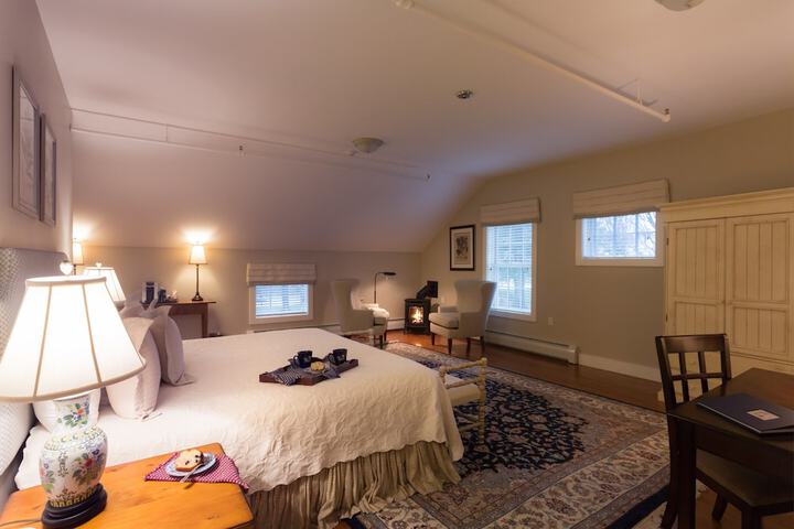 Room 7 of 48