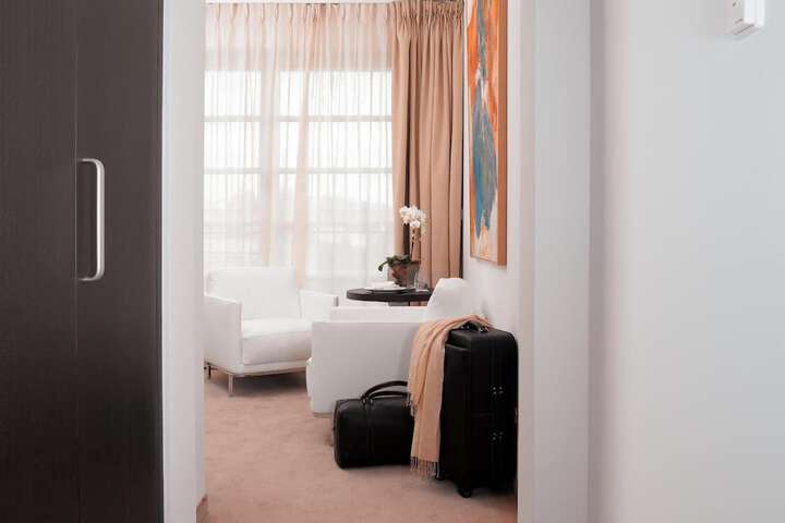 Room 10 of 46