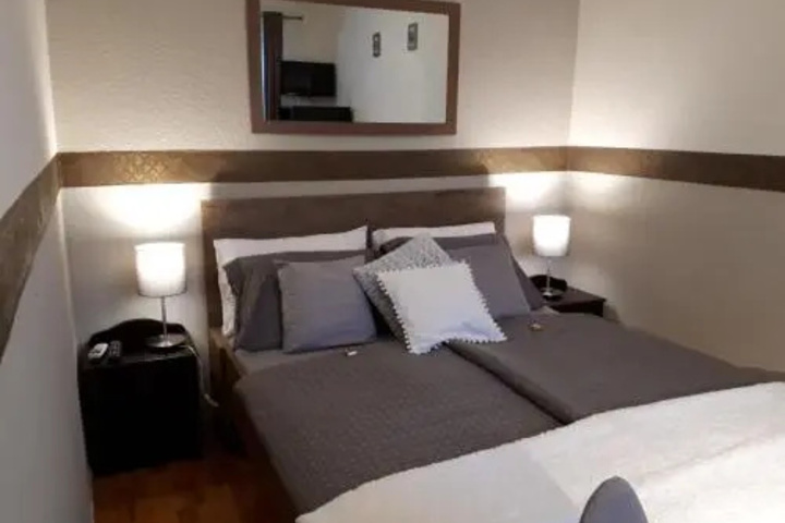 Room 2 of 19