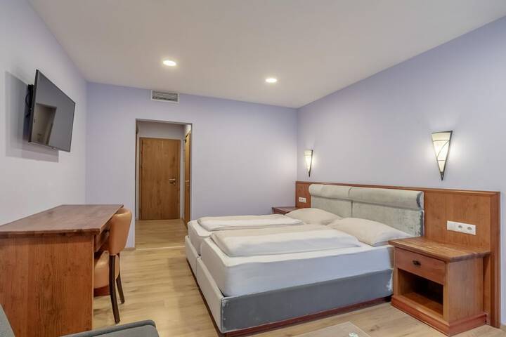 Room 47 of 184