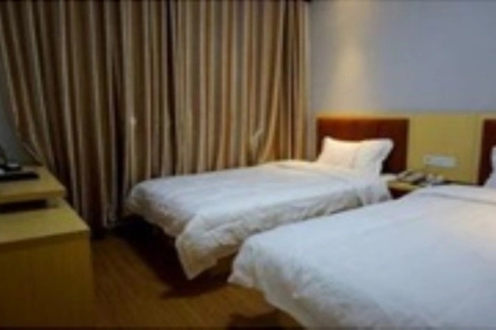 Super 8 Hotel Shanghai Nanjing Lu Walking Street