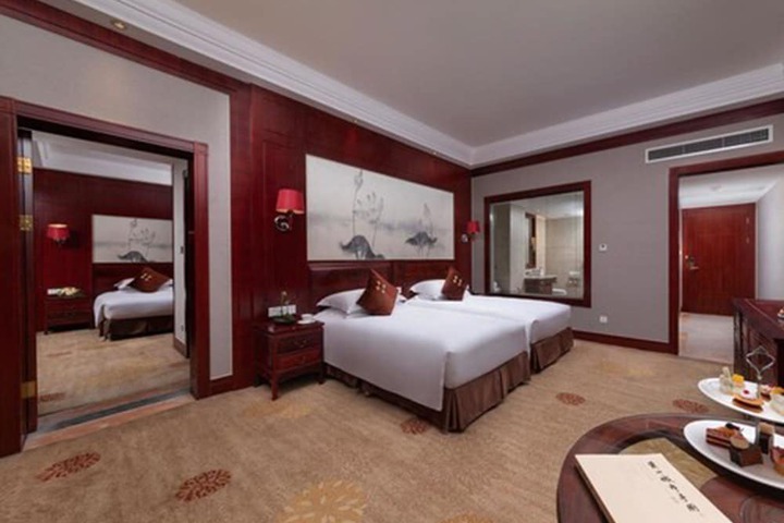 Room 3 of 36