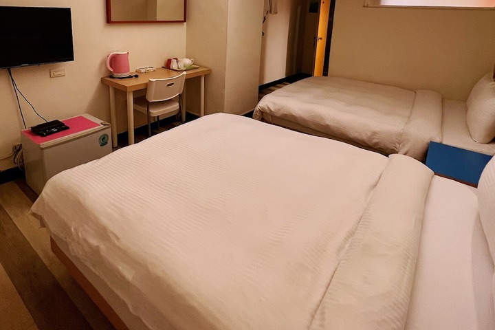 Room 9 of 53