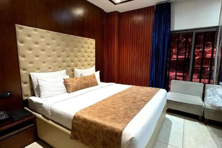 Room 16 of 26