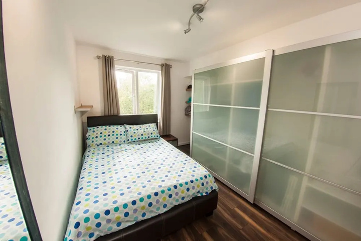 Room 8 of 11