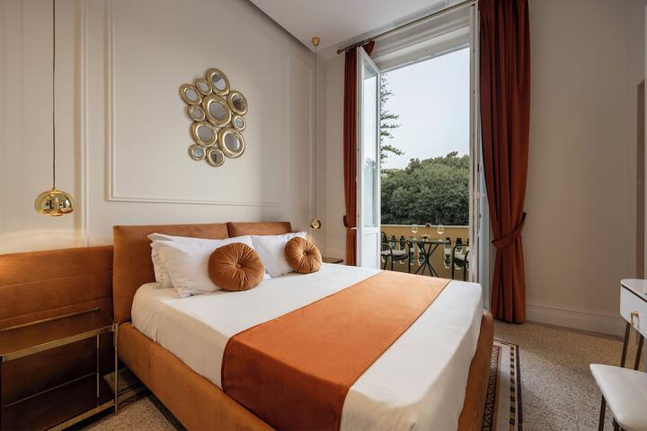 Room 42 of 178