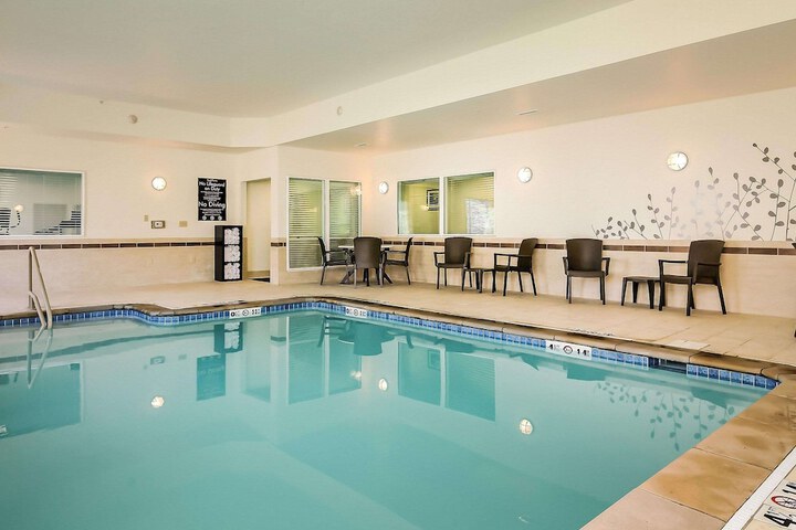 Hotel with Pool