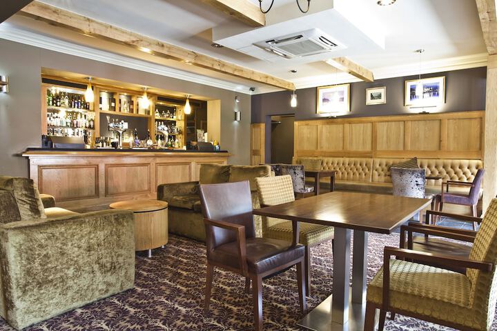 Lounge 54 of 60