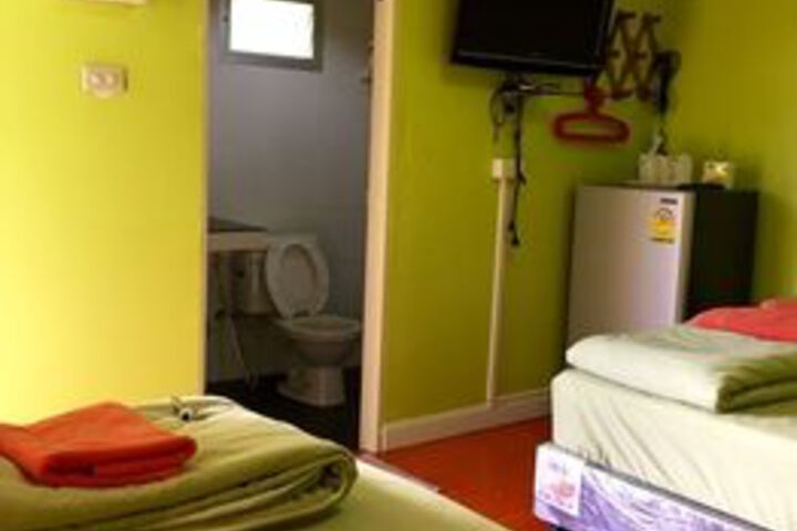 Room 25 of 27