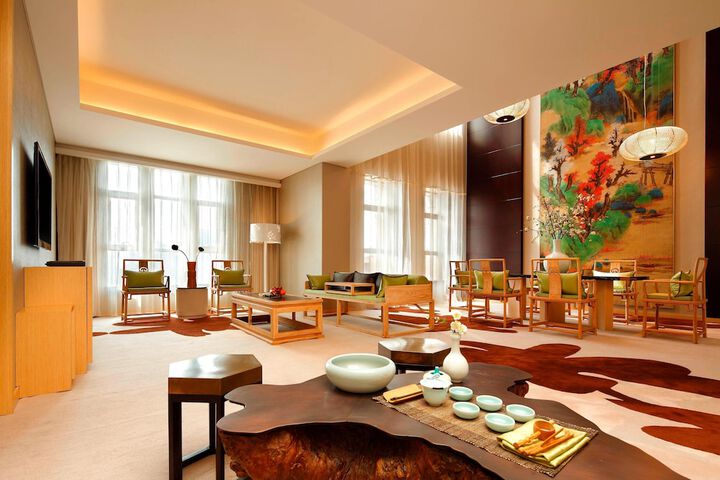 Room 10 of 24