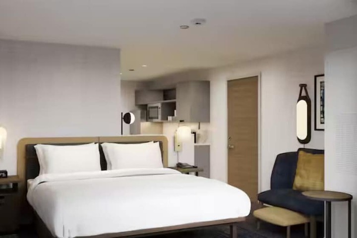 Room 9 of 14