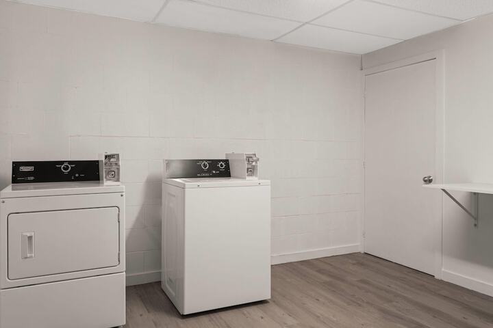 Room 52 of 60