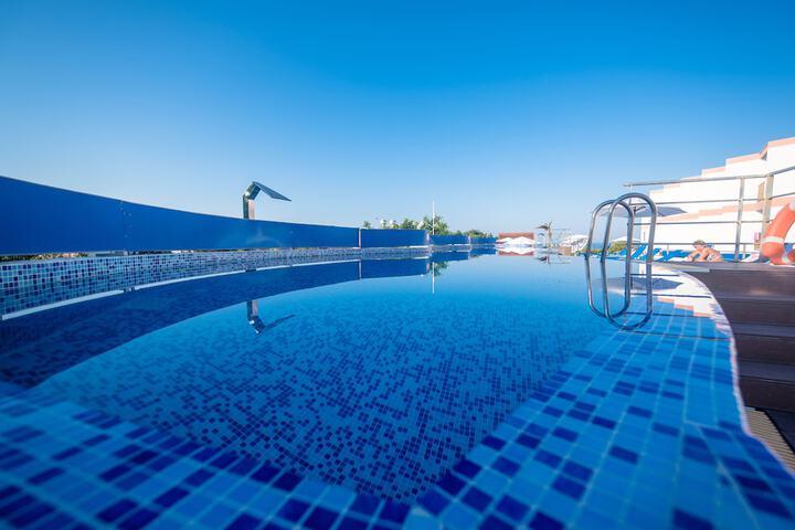 Pool 44 of 123