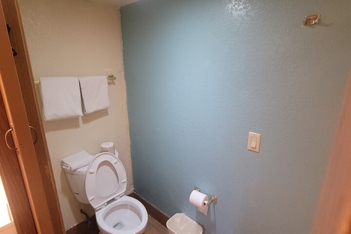 Room 22 of 35