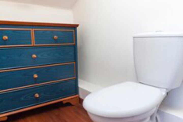 Room 4 of 16