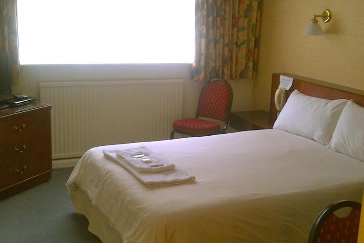 Room 10 of 33
