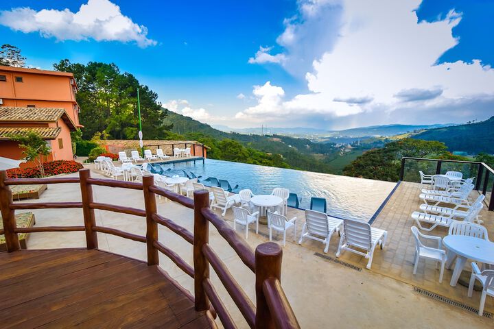 Hotel Pool