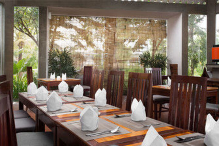 Dining 74 of 95