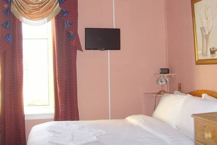 Room 27 of 66