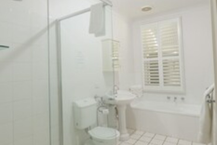 Room 25 of 36