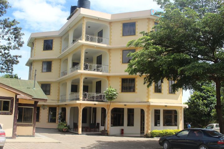 Hotel 77 of 82