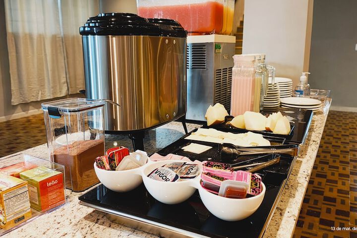Breakfast/Coffee Service 25 of 27