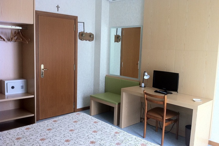 Room 23 of 53