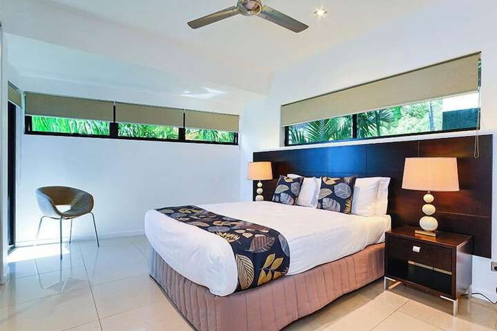 Room 46 of 342