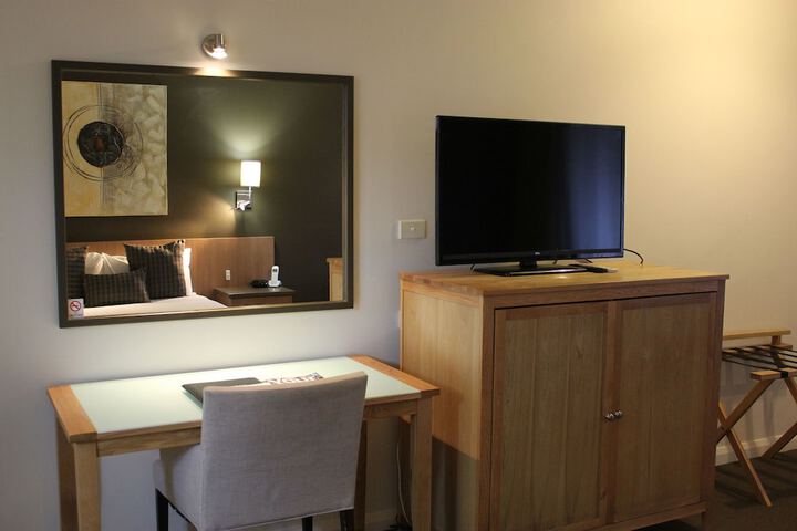 Room 4 of 42