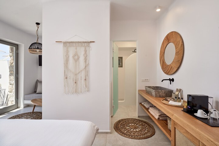 Room 16 of 53