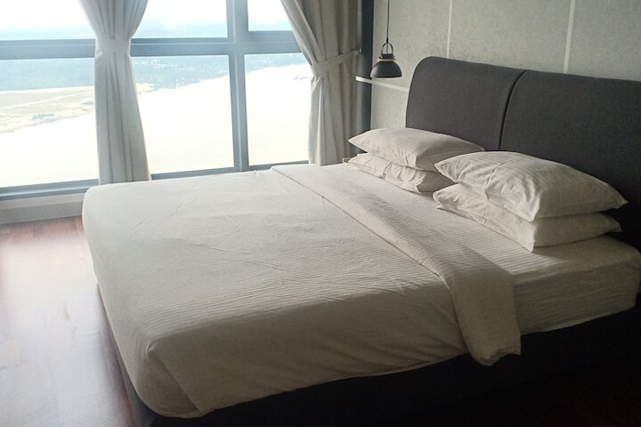 Room 12 of 51