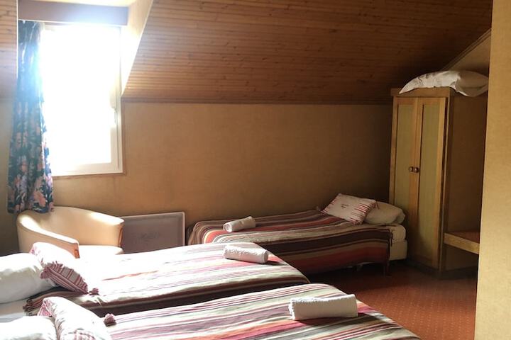 Room 9 of 23