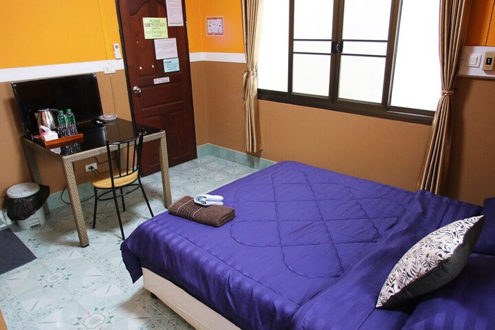 Room 5 of 19