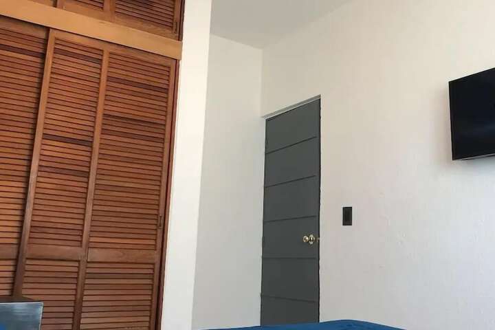 Room 2 of 9