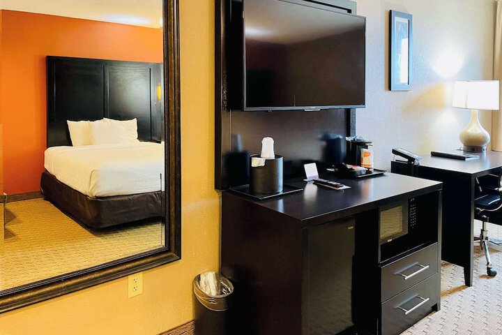 Room 21 of 49