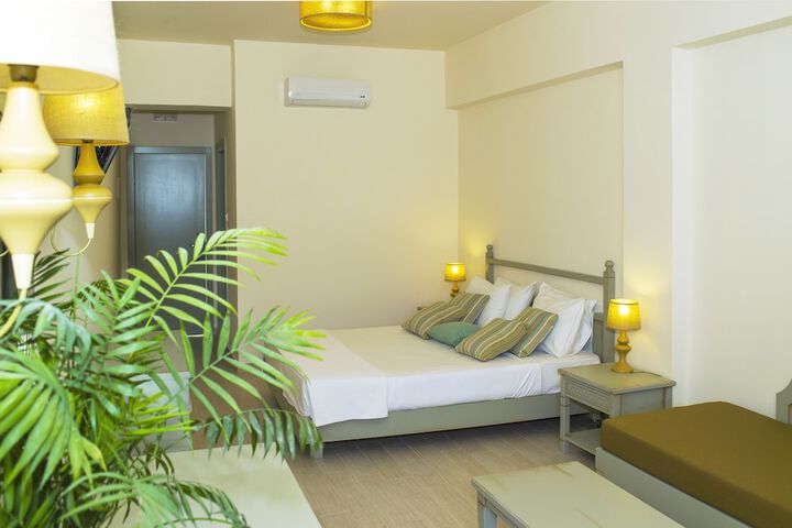 Room 15 of 36