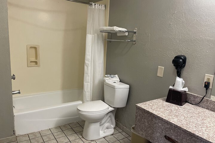 Room 13 of 28