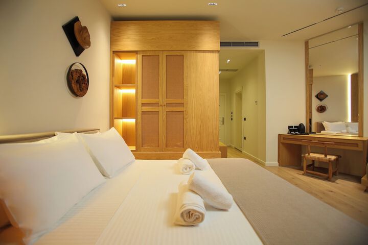 Room 3 of 70