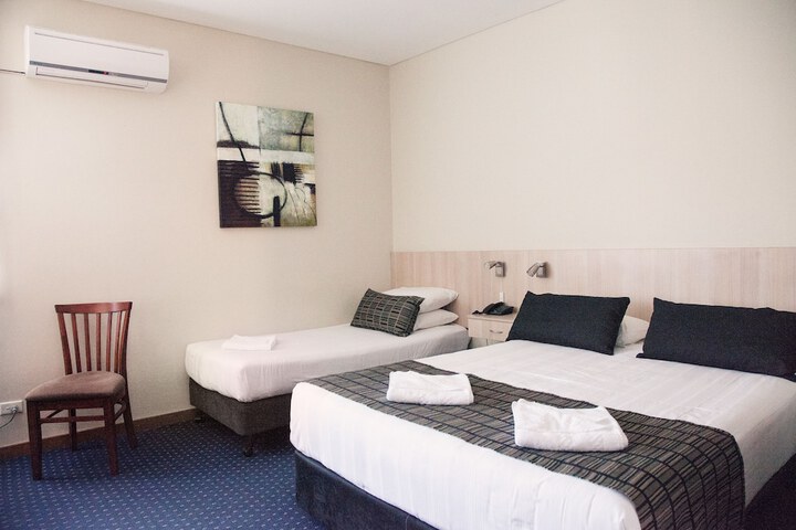 Room 8 of 37